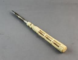Victorian-era carved whalebone pen; image from the www.liveauctioneers.com wbsite.